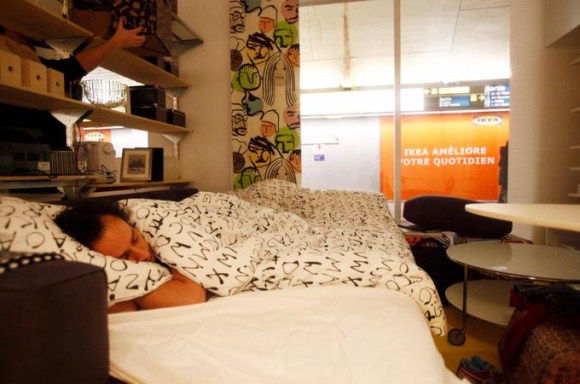 Креативная рекламная акция шведского бренда IKEA в парижском метро Креативная рекламная акция шведского бренда IKEA в парижском метро