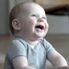 Пластиковая бутылка Evian поможет развлечь ребенка