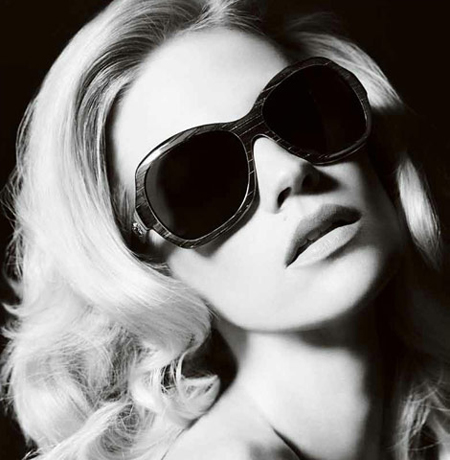 рекламная фотосессия Дженьюари Джонс Versace 2011