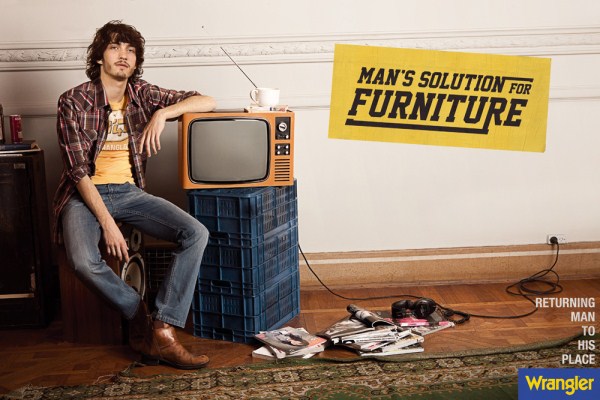 печатная кампания для модного бренда Wrangler с общим слоганом &laquo;Returning man to his place&raquo; 