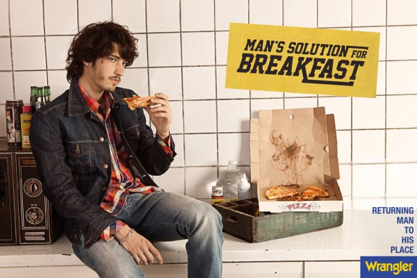 печатная кампания для модного бренда Wrangler с общим слоганом &laquo;Returning man to his place&raquo; 